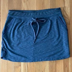 Athleta grayish blue skirt with Pockets Size L